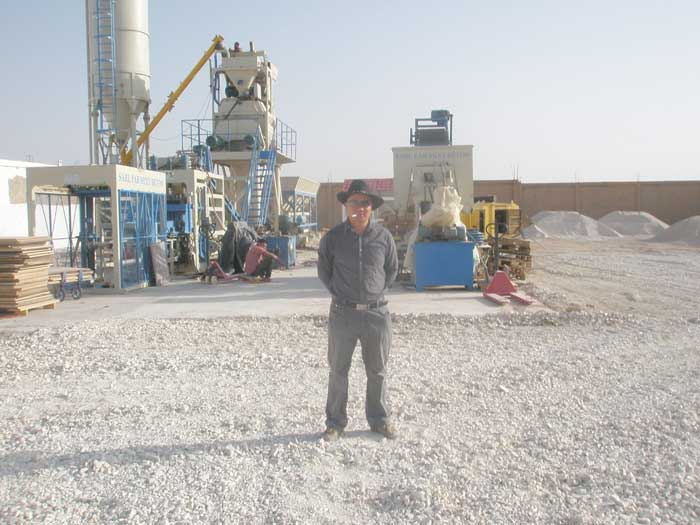 沙(sha)特砌塊(kuai)成型機(jī)客戶