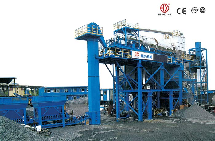 固定(dìng)式瀝青混(hùn)合料再生(shēng)攪拌設備(bèi)